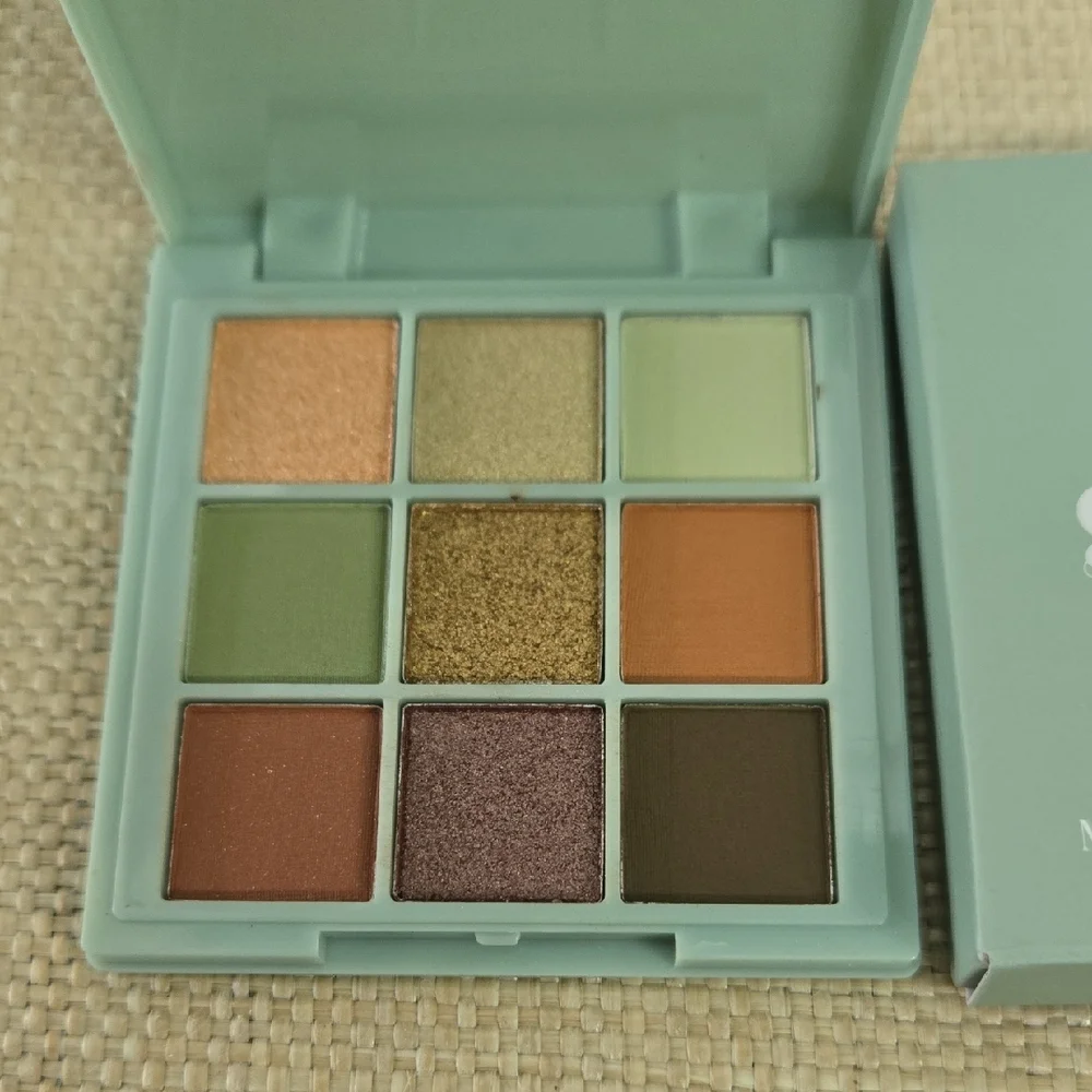 Glowcore Mystic Earth Eyeshadow Palette - Green Tones